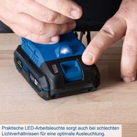 Praktische LED-Arbeitsleuchte sorgt auch bei schlechten Lichtverhältnissen für eine optimale Ausleuchtung.