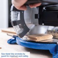 The mitre saw HM210L by Scheppach features a fully enclosed blade guard for maximum work safety.