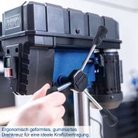 Ergonomisch geformter Drehkreuzgriff für präzise Kraftübertragung in Scheppach-Werkzeugen