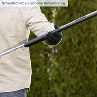 Schwertschutz zur sicheren Aufbewahrung. Die Akku-Heckenschere C-HT570-X von Scheppach bietet einen integrierten Schwertschutz für sichere Lagerung und Transport. Ideal für den Heimwerkerbedarf.