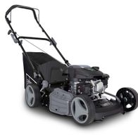 Benzin Rasenmäher MP150-46 Scheppach, Ansicht von der Seite. 3.5PS, 46 cm Schnittbreite, 55L Box, 7-Stufen Verstellung.