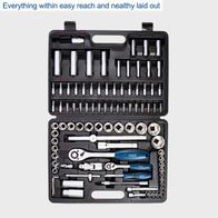 The Socket Wrench Set TB94 by Scheppach features a neat layout of all tools. It includes various sockets, ratchets, bits, and nuts in different sizes. Everything is well-organised and easily accessible.