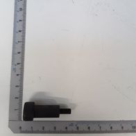 Schraube Ø15 von Scheppach, gezeigt von der Seite neben einem Lineal zur Größenveranschaulichung.