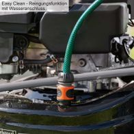 Der Scheppach Benzin Rasenmäher PLM530-225E bietet eine Easy Clean-Reingungsfunktion mit Wasseranschluss für einfache Reinigung. Einfach anschließen und den Mäher von Schmutz befreien.
