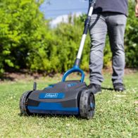 Der Akku-Rasenmäher BC-MP220-X von Scheppach hat eine Schnittbreite von 21,5 cm, eine Schnitthöhe von 30-50 mm und eignet sich für Rasenflächen bis 120 m². Er verfügt über eine Mulchfunktion.