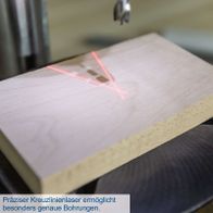 Präziser Kreuzlaser für exakte Bohrungen auf Scheppach-Bohrmaschine