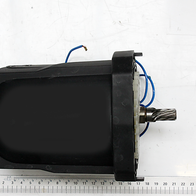 Elektromotor mit integriertem Zahnradantrieb, Teil eines 1,6-kW-Motors (B14)