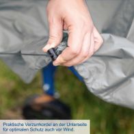Praktische Verzurrkordel an der Unterseite für optimalen Schutz auch vor Wind.