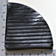 Fußkappe von Scheppach, gezeigt von der Seite. Die Fußkappe ist etwa 6 cm hoch und 5 cm breit.