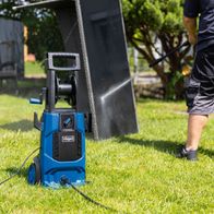 Hochdruckreiniger der Serie HCE2800 mit Schlauch und Fahrvorrichtung, inklusive Zubehörset, für Reinigungsarbeiten mit 180 bar Druck und 480 Liter Fördermenge pro Stunde