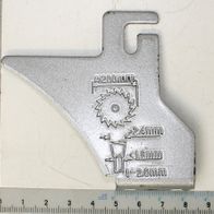 Scheppach Spaltkeil mit Skala. Gezeigt von der Seite. Maße: 200 mm Durchmesser, 24 mm, 18 mm und 2,0 mm Dicke.