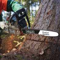 Die Benzin Kettensäge CSH46 von Scheppach mit ProCut System für präzises Schneiden. Ausgestattet mit Kettenbremse und automatischer Schmierung für sicheres und effizientes Arbeiten.