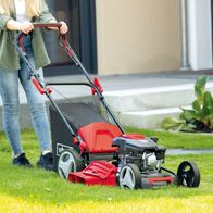 The petrol lawnmower MS173-51 by Scheppach has a cutting width of 51 cm, self-propelled drive, and mulching function. It features a 65-litre collection bag.