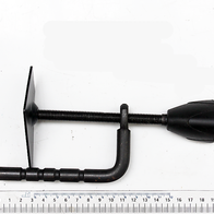 Scheppach-Werkstückspanner mit U-förmiger Halterung und Handgriff