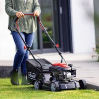 Scheppach Rasenmäher mit OHV-Motor. Robustes Gehäuse und große Räder für einfache Handhabung. Ideal für effizientes Mähen von Rasenflächen.