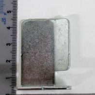 Ein weißer Winkelmaßstab mit Zentimeter- und Millimeter-Einteilung. Der Maßstab ist von links oben nach rechts unten ausgerichtet.