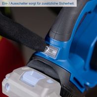 Die Akku-Kettensäge BC-TCS200-X von Scheppach verfügt über einen Ein-/Ausschalter für zusätzliche Sicherheit. Sie hat eine Schnittlänge von 17,5 cm und eine Schwertlänge von 20 cm. Die Schnittgeschwindigkeit beträgt 7 m/s.