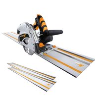 Die Tauchsäge Divar55 Woodster mit 1200W Leistung, 230V Spannung, 160mm Sägeblattdurchmesser und 24 Zähnen. Inklusive zwei 700mm Führungsschienen für präzises Sägen.