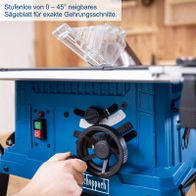 Stufenlose Verstellung des Sägeblatts von 0 bis 45 Grad für exakte Gehrungsschnitte. Die Scheppach Tischkreissäge HS254 bietet präzise Einstellungen und hohe Schnittgenauigkeit.