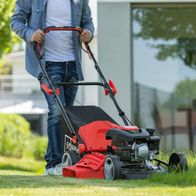 The Scheppach petrol lawnmower MS161-46 features a 46 cm cutting width, self-propelled wheels, and a mulching function. It includes a 55L catcher bag.