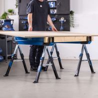 Scheppach-Sägebock mit höhenverstellbaren Arbeitsbänken und stabilen Sägehöschen für präzise Arbeiten