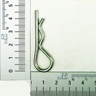 Scheppach-Federstecker (3 mm) mit gebogener Form, Maßstab für Größenvergleich