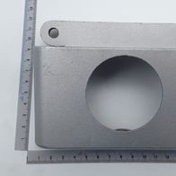 Scheppach Gleitstück mit zentralem Durchbruch und seitlichen Befestigungslöchern