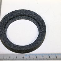 Ein schwarzer Keramikschleifring mit einem Durchmesser von 75 mm. Die Scheibe wird von der Seite gezeigt.