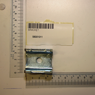 Ein Bügel mit der Artikelnummer 56001011, von vorne fotografiert.