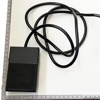 Scheppach Fußschalter mit flexiblen Kabeln und Steckverbindung