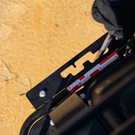 Detailansicht eines Scheppach-Dumper-Teils mit integriertem Messinstrument