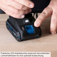 Praktische LED-Arbeitsleuchte sorgt auch bei schlechten Lichtverhältnissen für eine optimale Ausleuchtung.