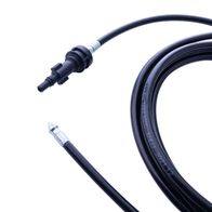 Rohrreiniger 6m für Hochdruckreiniger von Scheppach. Gezeigt von der Seite mit Anschlussstück und Spitze.