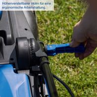 Der Akku-Rasenmäher BC-MP380-X von Scheppach verfügt über einen höhenverstellbaren Holm für eine ergonomische Arbeitshaltung.