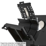 Die Wippsäge WOX D700 Black Edition von Scheppach verfügt über ein patentiertes Schutzgehäuse für sicheres und komfortables Arbeiten.