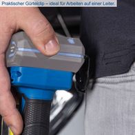 Praktischer Gürtelclip – ideal für Arbeiten auf einer Leiter. Die Akku-Arbeitsleuchte C-WL20-X Scheppach ist 270° drehbar und 180° schwenkbar und bietet bis zu 300 Lumen Lichtstrom. Sie wird ohne Akku und Ladegerät geliefert.