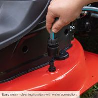 The Scheppach petrol ride-on lawnmower MR225-61 features easy cleaning with water connection.