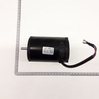 Elektromotor mit integriertem Schalter und Anschlusskabel