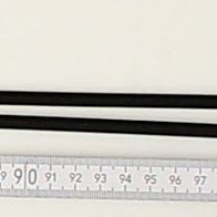 Ein Messschieber mit einer Skala von 0 bis 150 mm. Der Messschieber ist von vorne zu sehen.