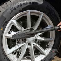 Der Scheppach Hochdruckreiniger HPC1600 mit 5m Schlauch, 135bar Druck und 420 l/h Fördermenge. Inklusive Hochdruckdüse für effektive Reinigung.