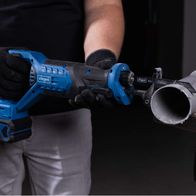 Akku-Säbelsäge BC-RS250-X mit 28 mm Hublänge, bis zu 3000 min⁻¹ Hubzahl, LED-Leuchte, inkl. 4Ah Akku und 2,4A Ladegerät.