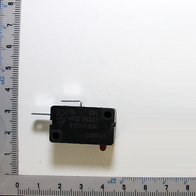 Ein schwarzer Schalter mit der Bezeichnung 5910202002. Das Bild zeigt den Schalter von der Seite.