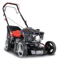 Der Scheppach Rasenmäher MS150-42 mit 150ccm Motor, 42cm Schnittbreite, Antrieb und 45L Fangbox. Der Rasenmäher ist von der Seite gezeigt.