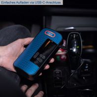 Der Akku-Handkompressor AC10/8V von Scheppach lässt sich einfach über einen USB-C-Anschluss aufladen.