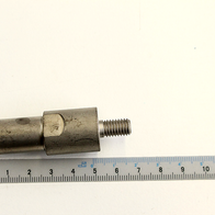 Lagerbolzen mit Gewinde, von der Seite betrachtet.