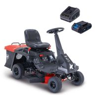 Der Benzin-Aufsitzrasenmäher MR200-61 von Scheppach hat eine Schnittbreite von 61 cm, einen 150L Fangsack und eignet sich für 2600m² Rasenfläche. Ausgestattet mit einem 4,8PS Motor. Die Maschine wird von hinten gezeigt.