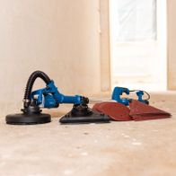 Scheppach Wand- und Deckenschleifer mit Rund- und Eckkopf, inklusive Sandpapier-Set und Schlauch
