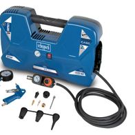 Scheppach Kompressor Aircase mit 12-teiligem Zubehörset. Gezeigt von vorne.