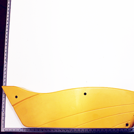 Sägeblattschutz kpl. von Scheppach, gezeigt von der Seite mit einem Lineal im Hintergrund zur Größenveranschaulichung.