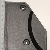 Luftfilterdeckel von Scheppach, gezeigt von der Seite mit einem Lineal zur Größenveranschaulichung.